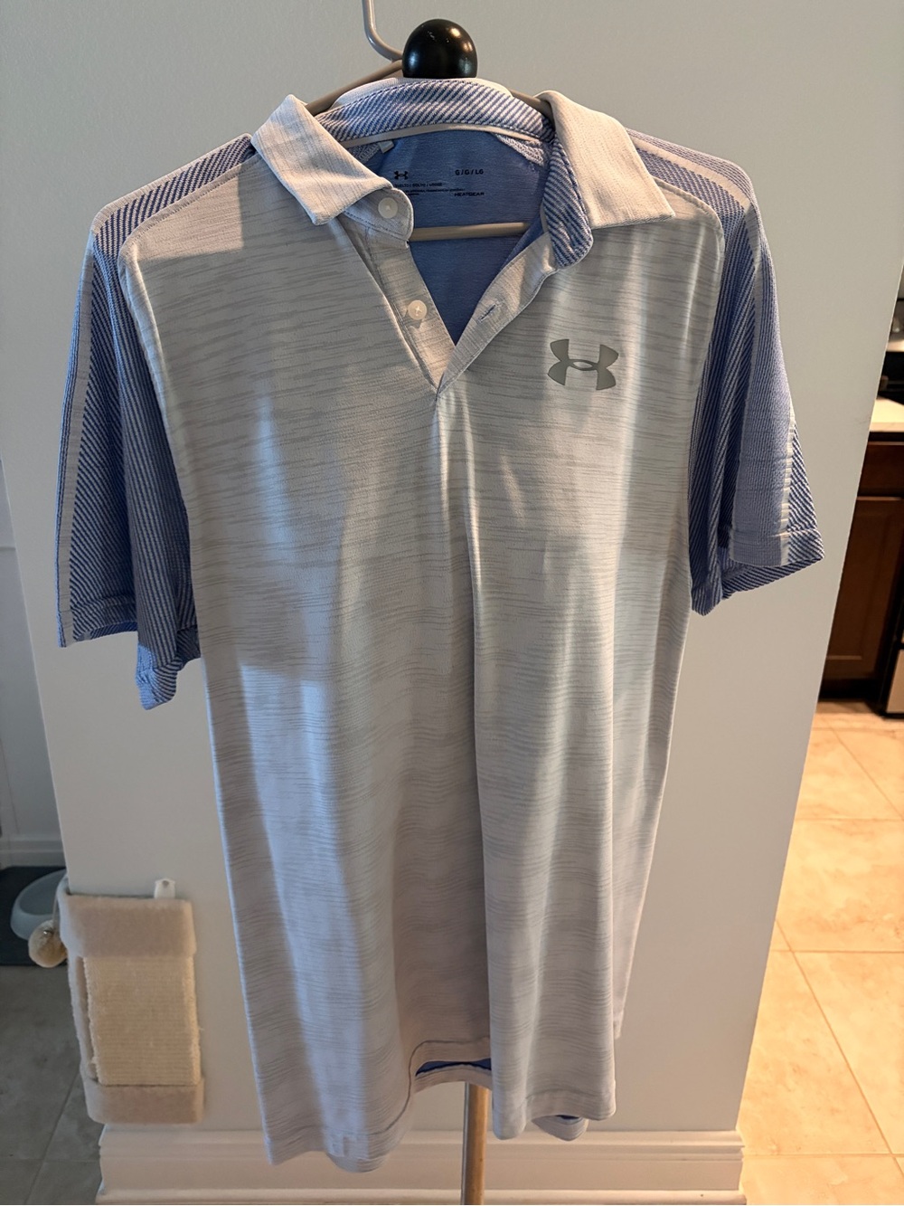 Under Armour Men’s Light Gray Polo with Blue Striped Sleeves